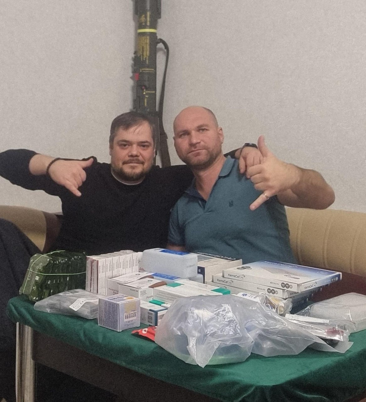  <i class="fa-solid fa-magnifying-glass-plus"></i>